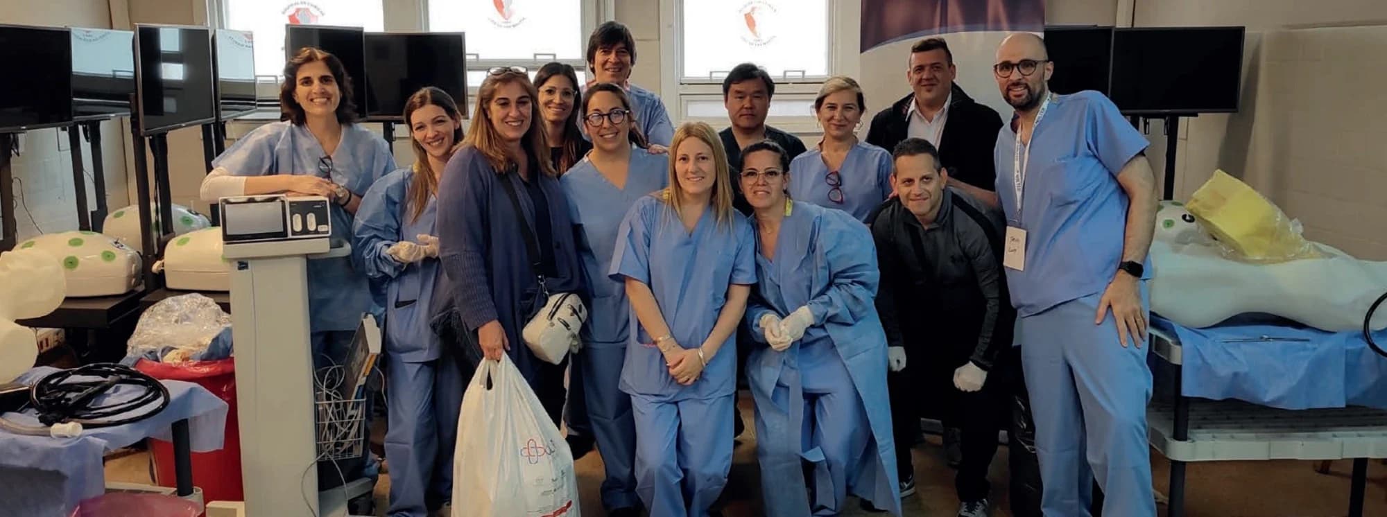 Equipo de profesionales al cierre de un HANDS ON